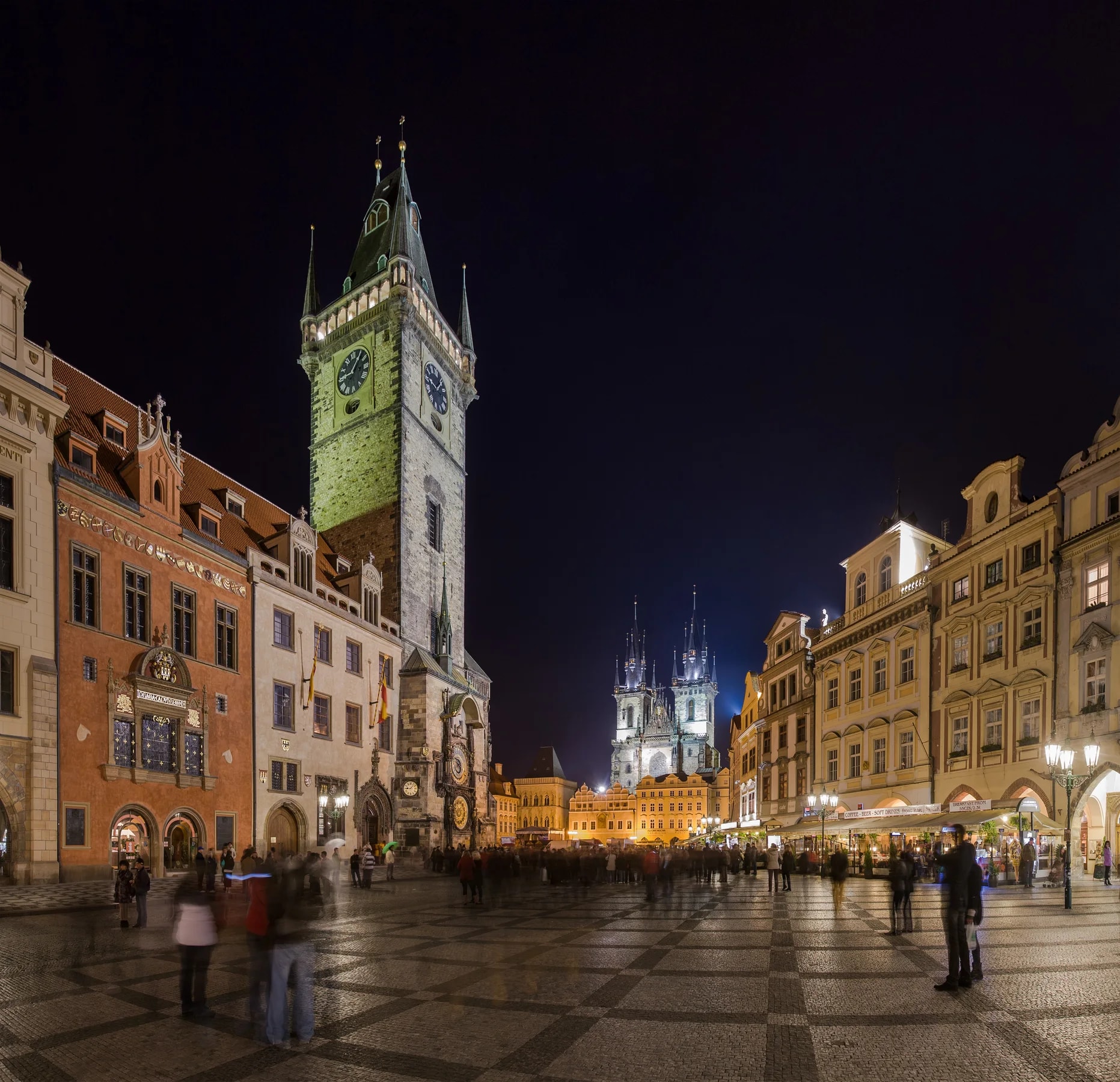 Panorama of Prague Old Town Square, where Berta Fanta hosted her salon.