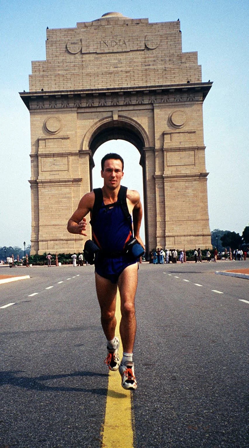 Robert Garside begins around-the-world run from the monument of India Gate, New Delhi, India.
