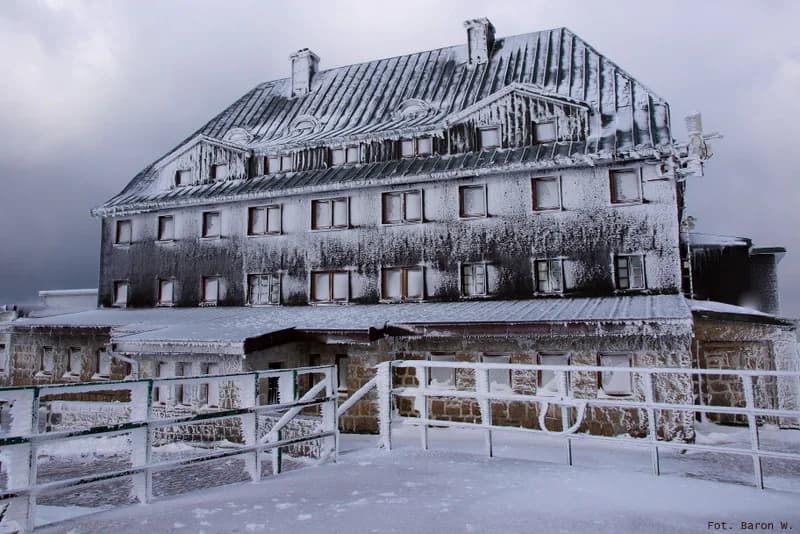 Mountain hut on Szrenica in the Karkonosze