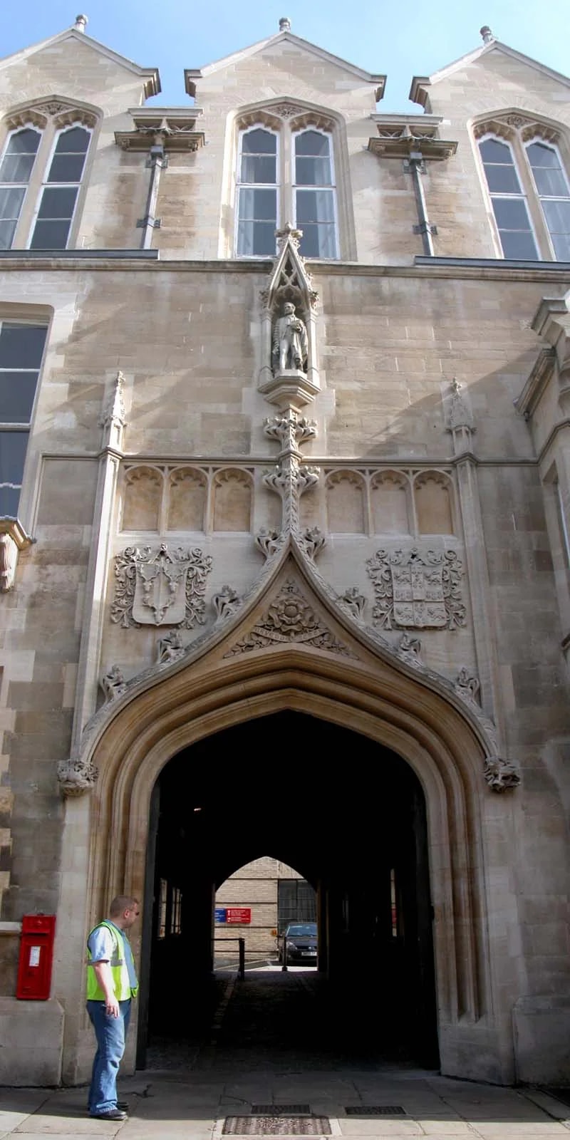 Doorway of the old Cavendish Laboratory on Free School Lane.